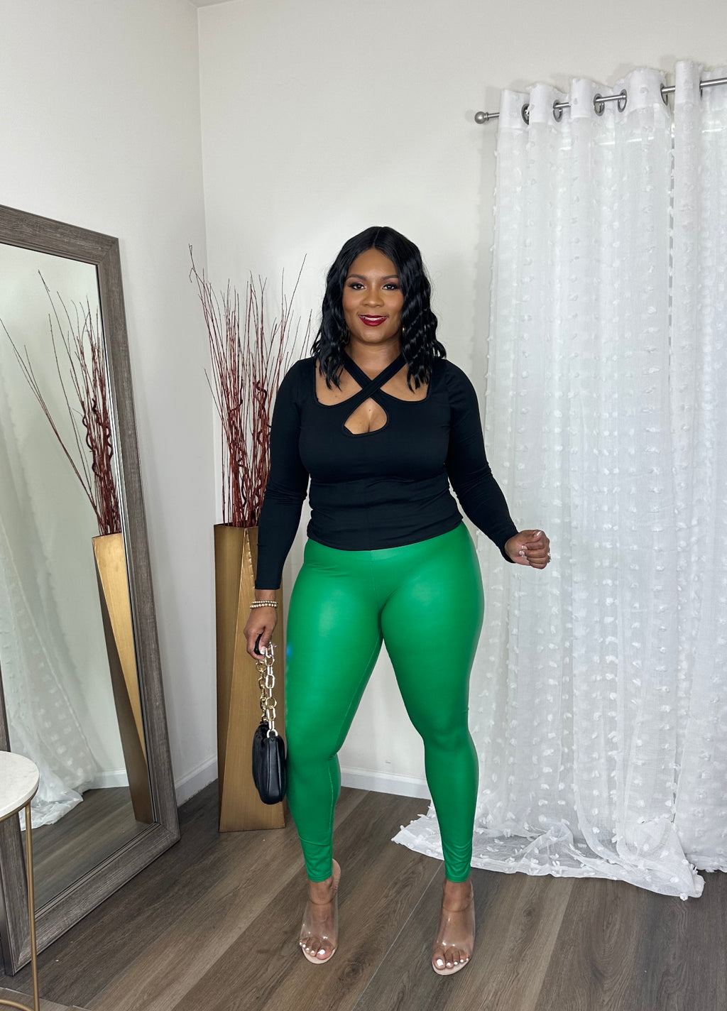 Too hot to handle faux leather leggings – Zari fashion outlet